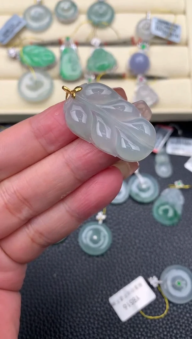 【闪购商品】翡翠颈饰18K金镶嵌Q386