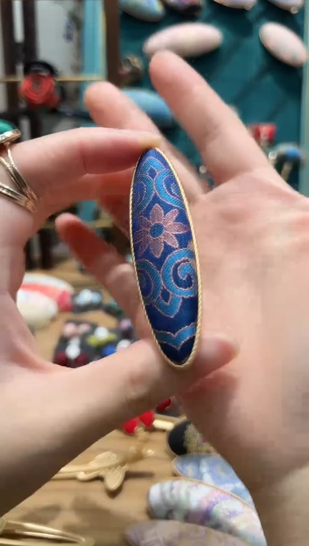 【闪购商品】【一物一拍专车】四合如意大柳叶发夹