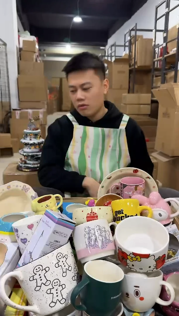 瓷片布丁狗抱爱心一口杯