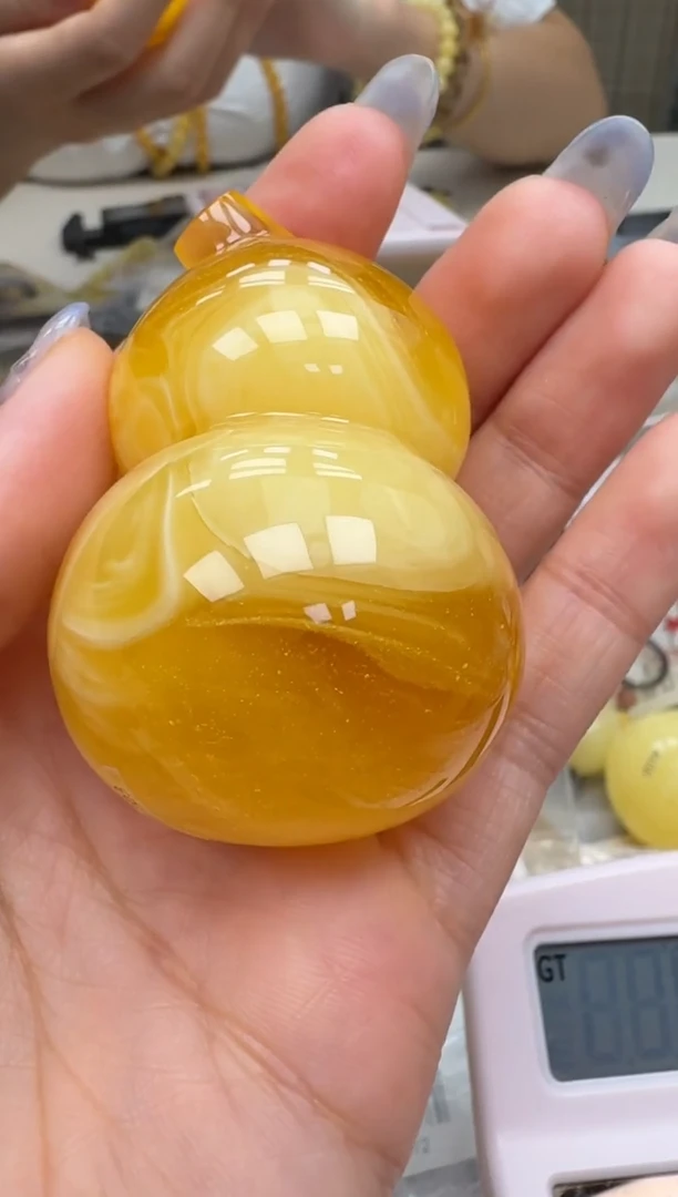 裸石琥珀未镶嵌如图