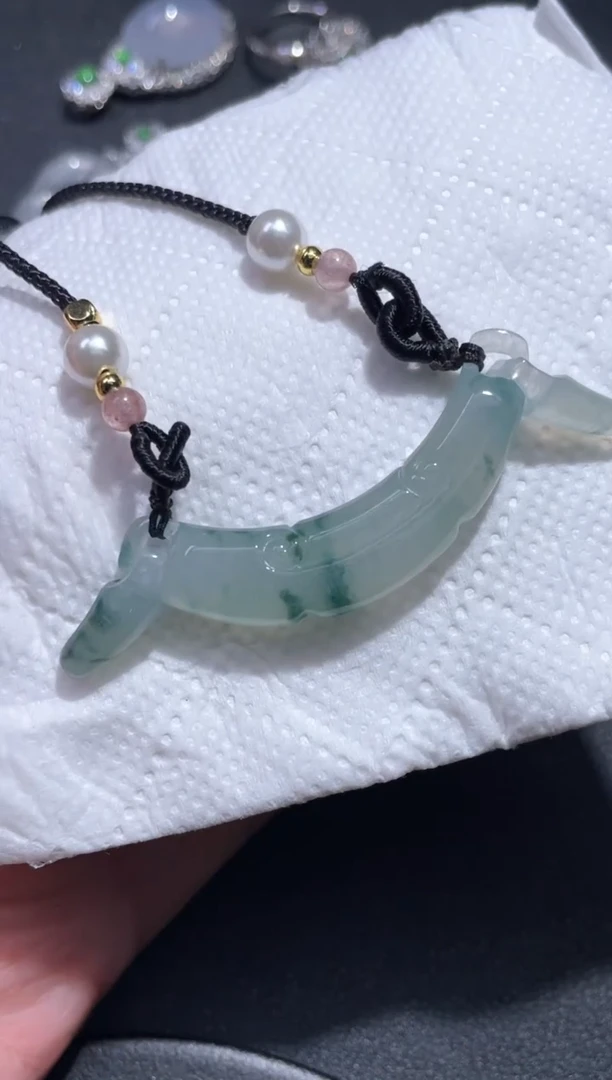 颈饰未镶嵌翡翠7.......