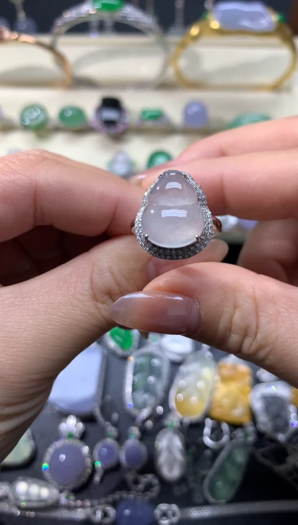 【闪购商品】翡翠颈饰18K金镶嵌戒指