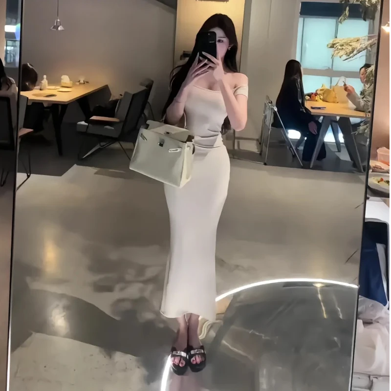 法式气质一字肩收腰鱼尾长裙女性感露肩紧身包臀长款连衣裙打底裙