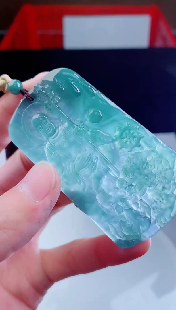 颈饰未镶嵌翡翠   ·