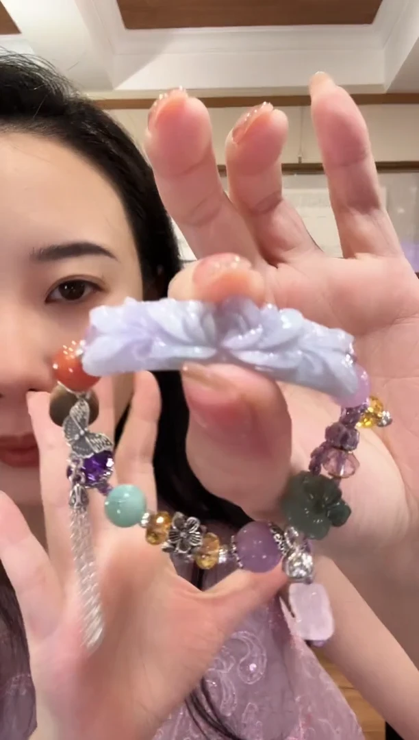 翡翠未镶嵌颈饰国风