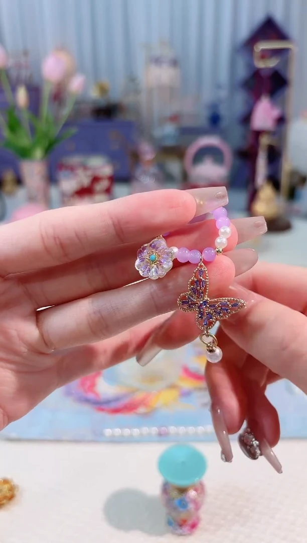 霓虹蝴蝶蝶恋花/提溜如图