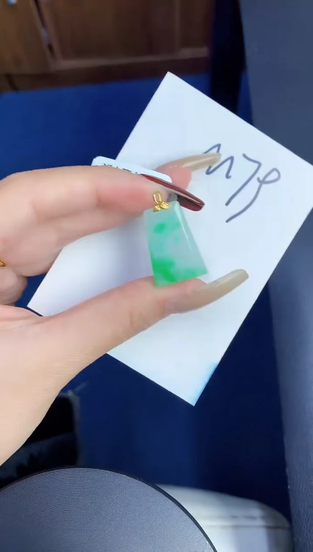 【闪购商品】翡翠颈饰18K金镶嵌0000000000