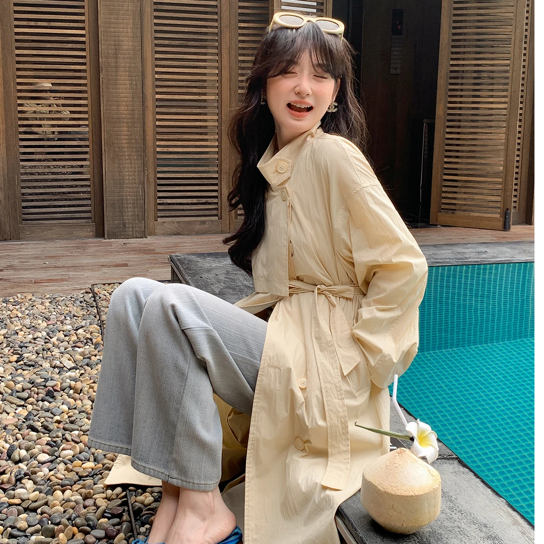 花栗鼠小姐 小岛春风 休闲松弛感 简约大方的髙级风衣