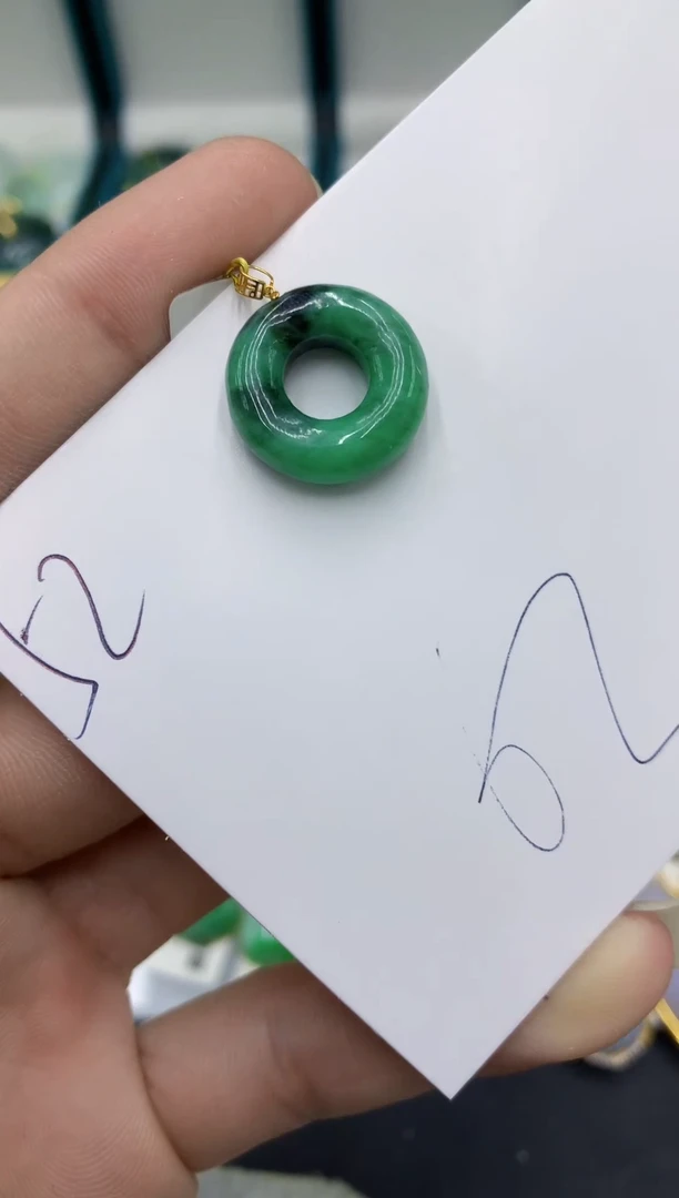 【闪购商品】翡翠颈饰18K金镶嵌翡翠