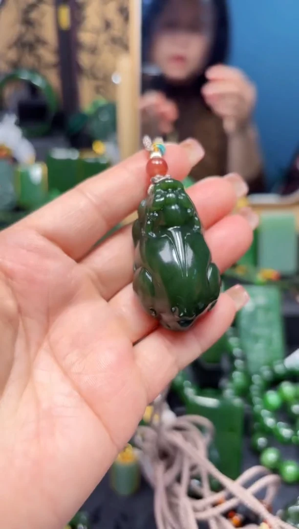 【闪购商品】和田玉（碧玉）吊坠(赠链)未镶嵌1