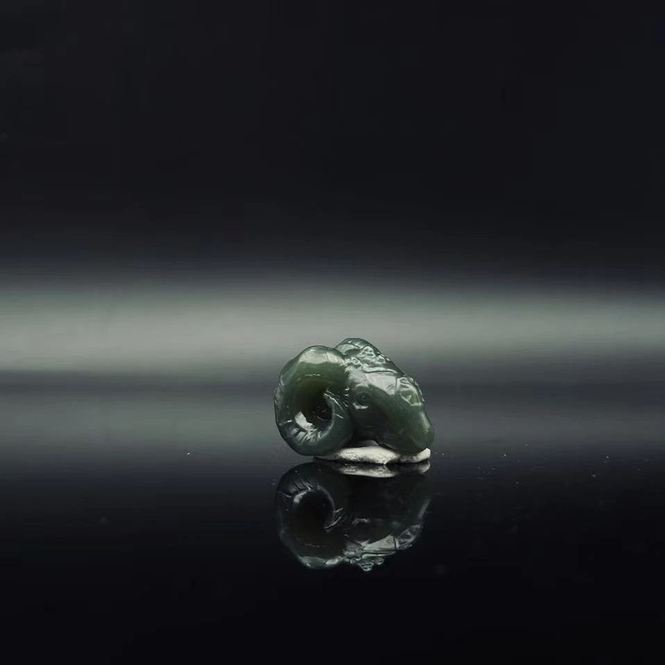 和田玉羊头吊坠0483