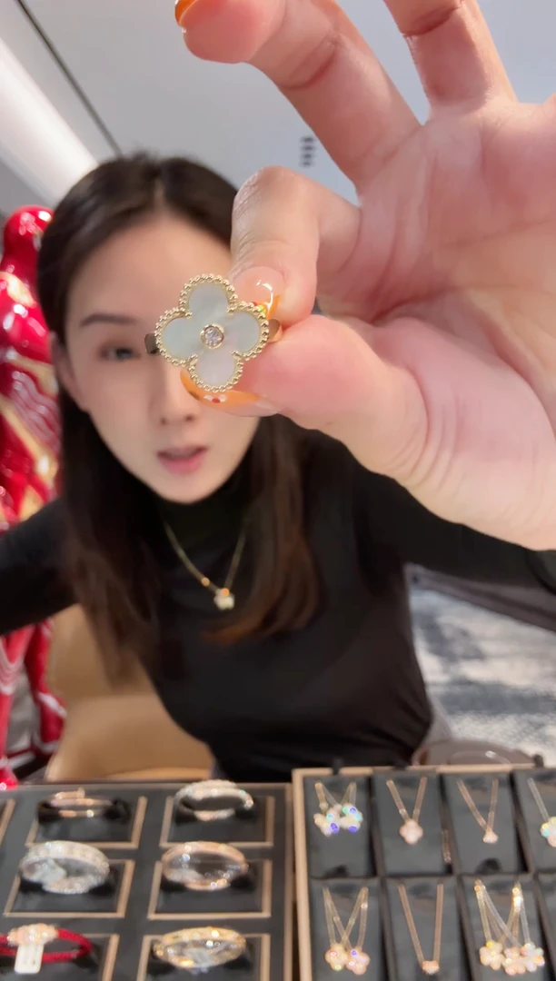 18K金镶嵌戒指/指环钻石白色四叶草戒指16-17号