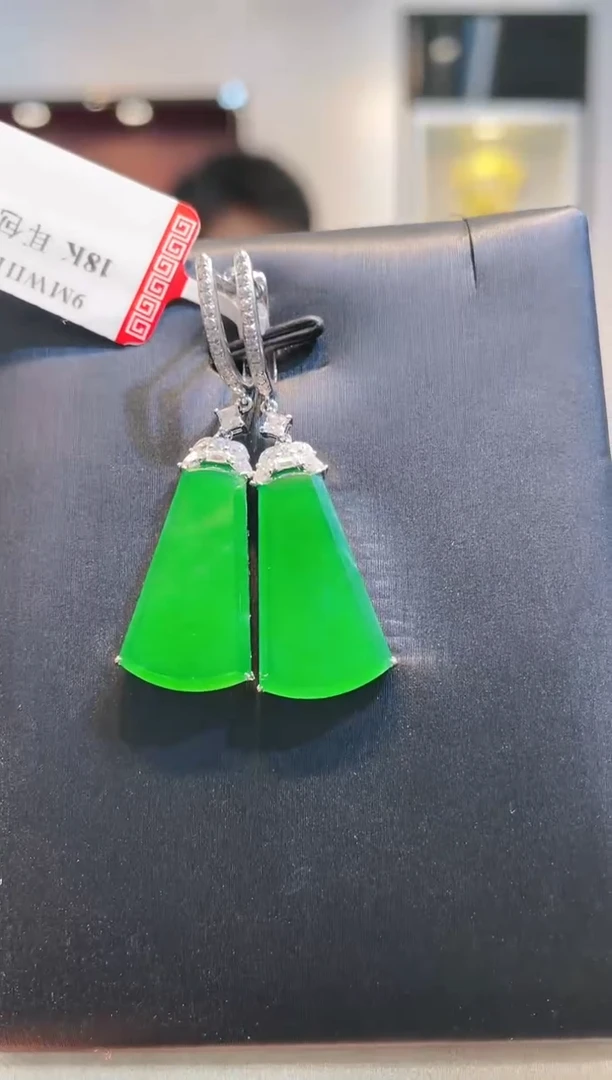 【闪购商品】翡翠颈饰18K金镶嵌A64天然A货翡翠耳饰