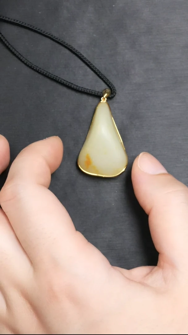 【闪购商品】和田玉吊坠(不含链)18K金镶嵌16.5克和田玉原石