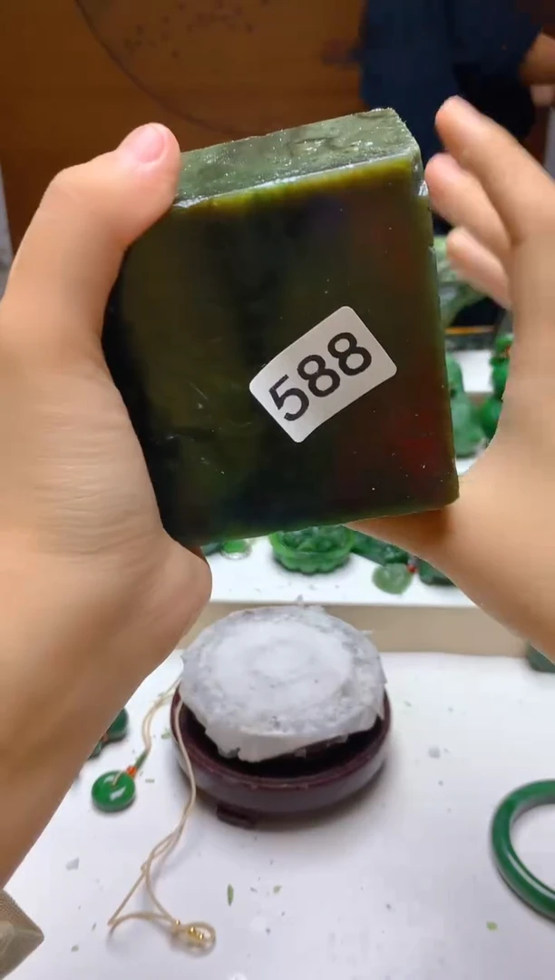 未镶嵌和田玉（碧玉）珠宝半成品0