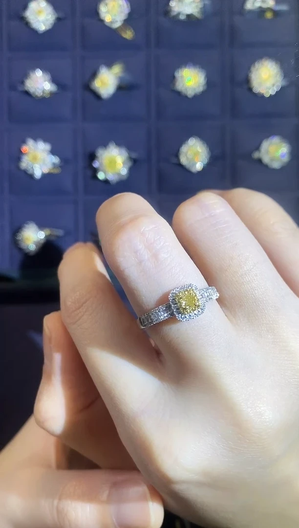 18K金镶嵌戒指钻石121