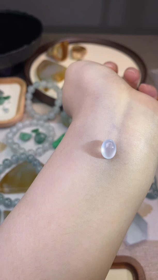 定制翡翠未镶嵌白冰蛋面