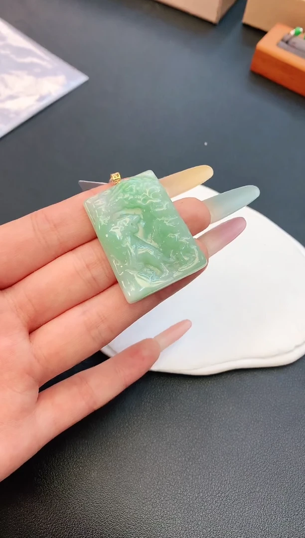 翡翠18K金镶嵌颈饰赠礼盒证书 乐乐