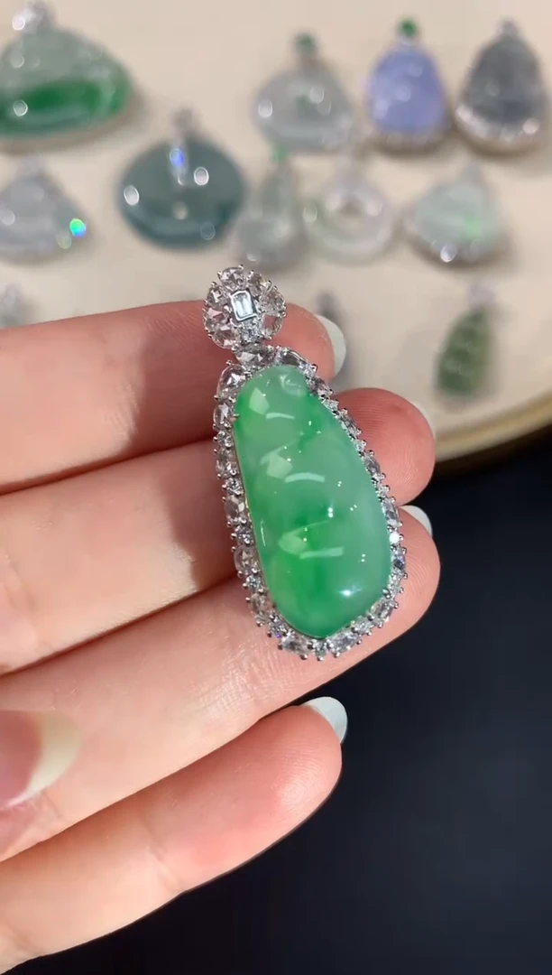 【闪购商品】翡翠吊坠(不含链)18K金镶嵌A285|29800