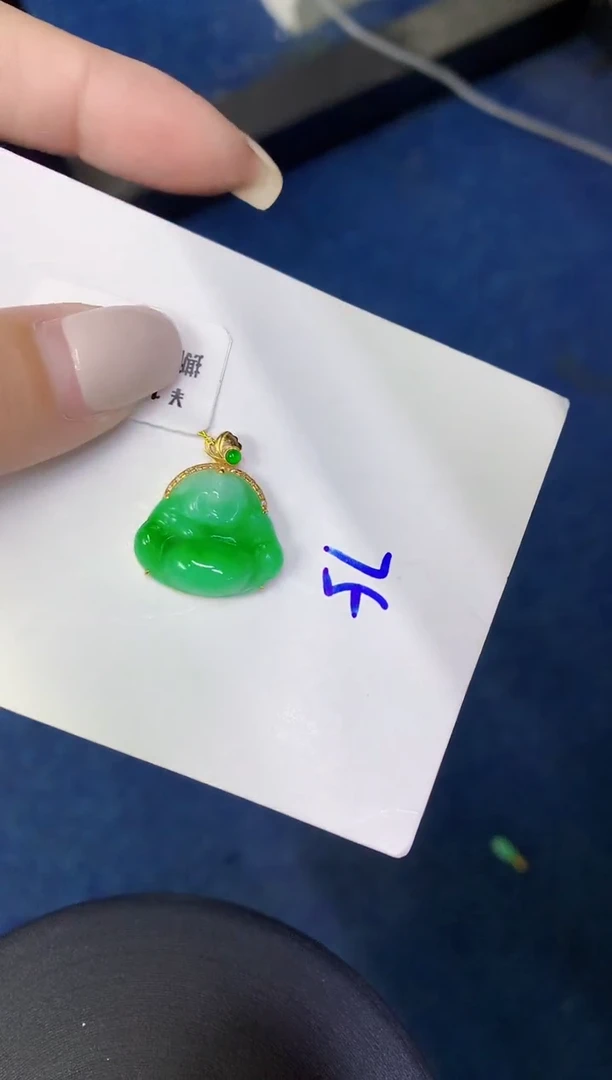 颈饰18K金镶嵌翡翠缅甸天然翡翠A货
