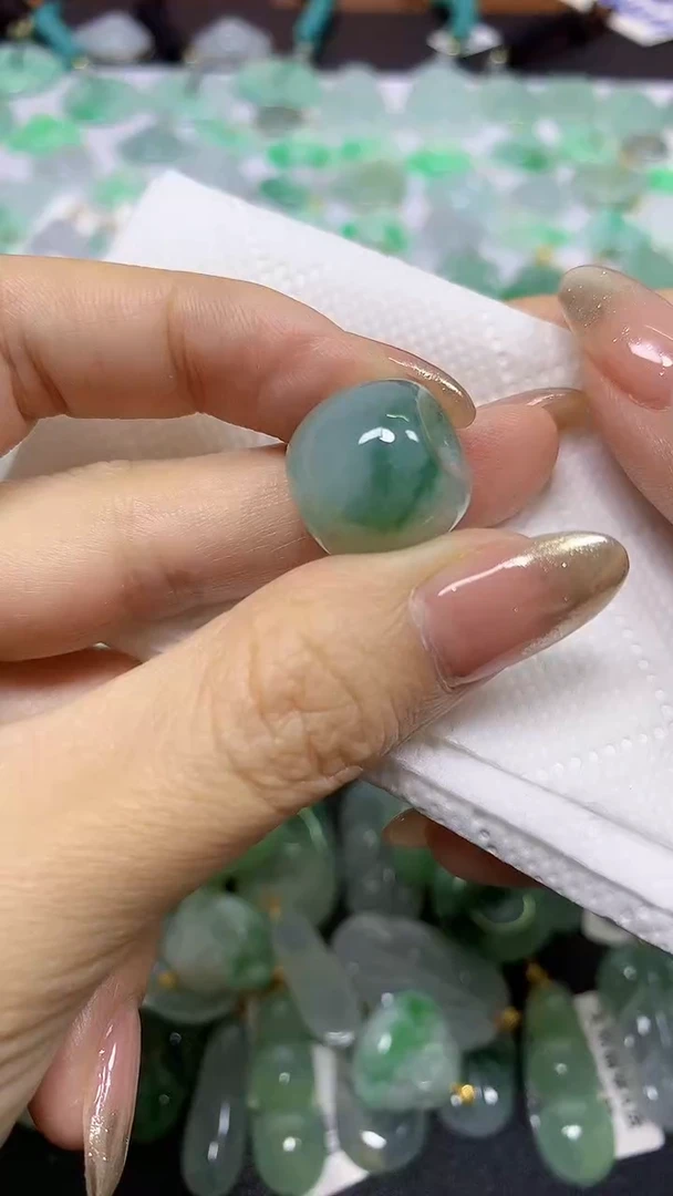 颈饰未镶嵌翡翠天然翡翠A货