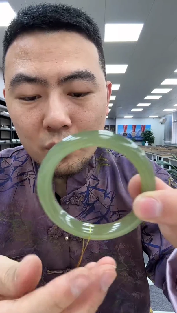 【闪购商品】和田玉手镯未镶嵌53  546