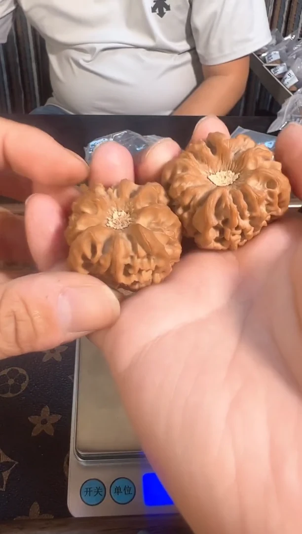 把件核桃全品头货对酒盅大凹底龙门涧