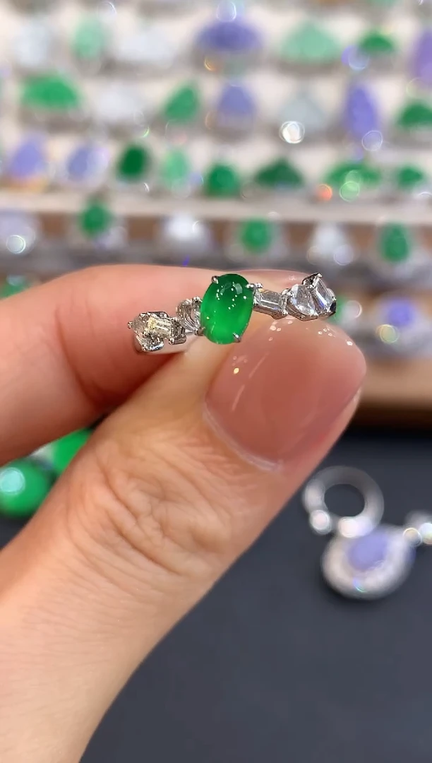 18K金镶嵌戒指翡翠a60