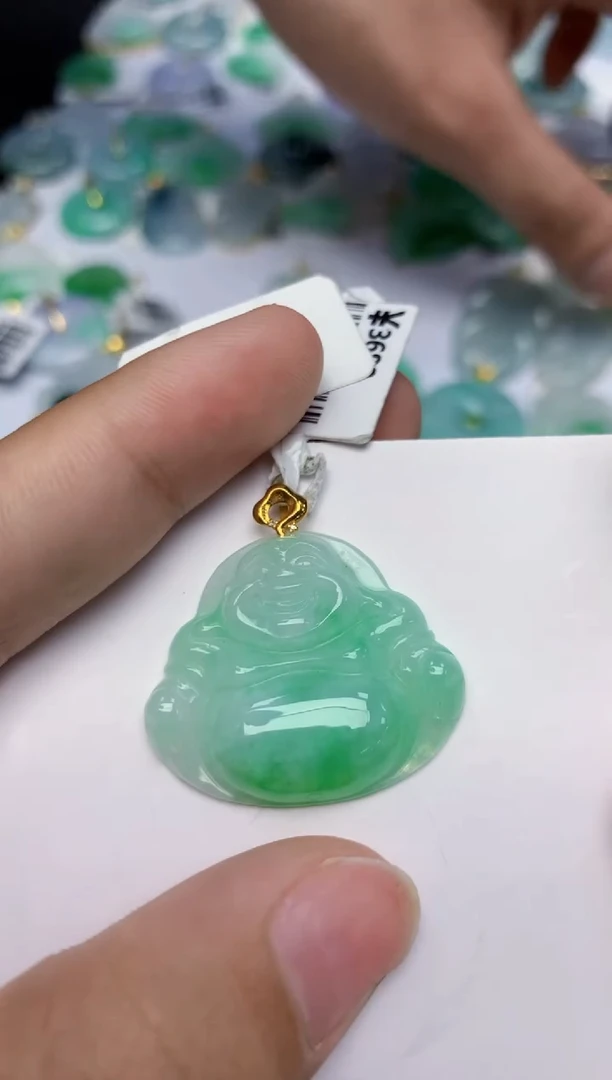 翡翠挂件18K金镶嵌天然翡翠a货