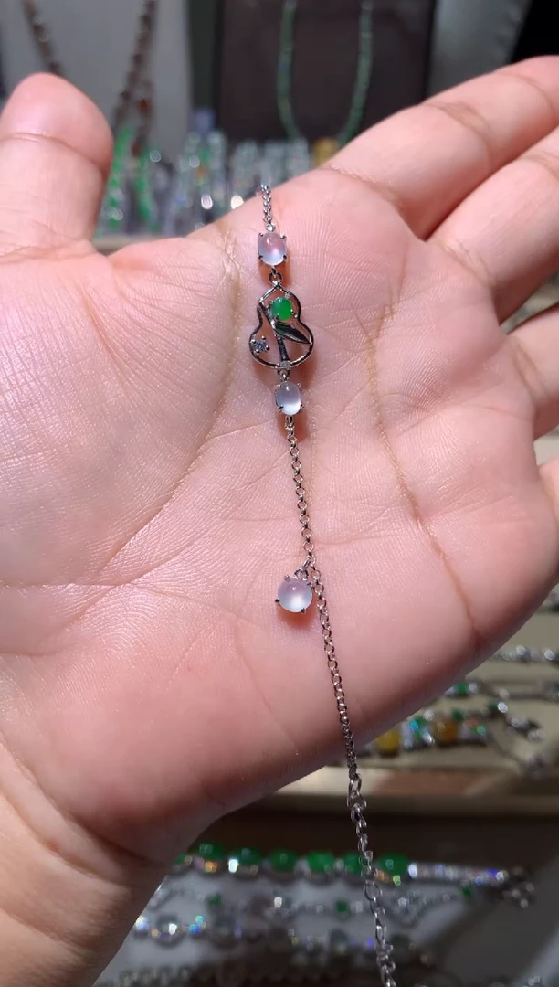 未镶嵌翡翠耳饰手链