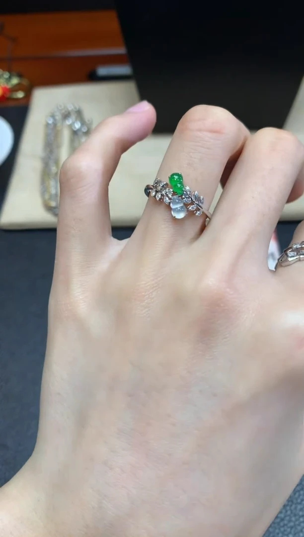 【闪购商品】翡翠戒指18K金镶嵌【无鉴赏期】