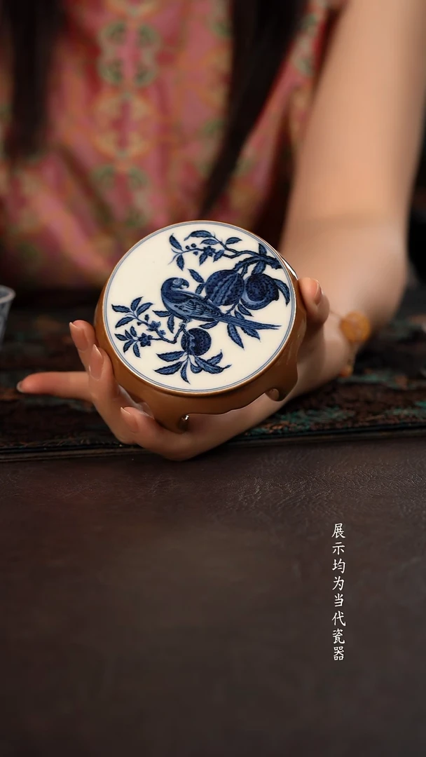 研山琢器紫金釉鹦鹉小板凳盖置