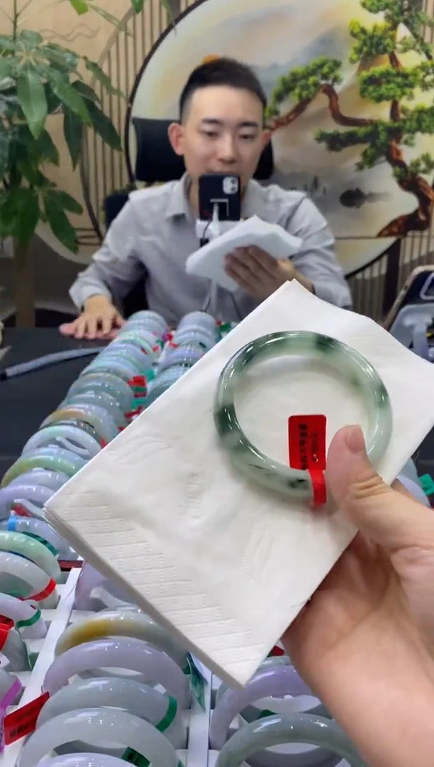 未镶嵌手镯翡翠8341