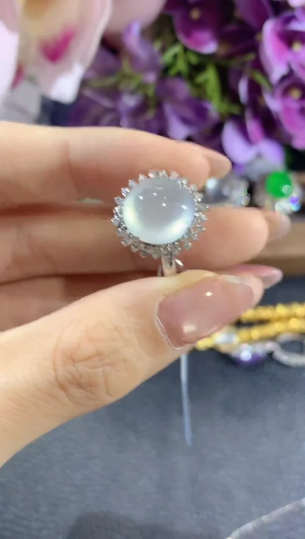 18K金镶嵌戒指翡翠A60