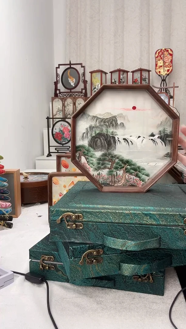 扇子苏绣作品手工摆台