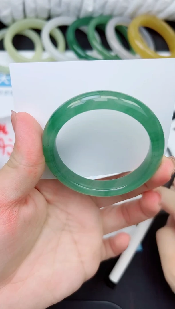 石英质玉手镯未镶嵌95-52.7