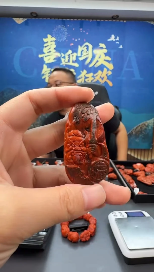 未镶嵌雕刻南红玛瑙115ZB0925产品一个