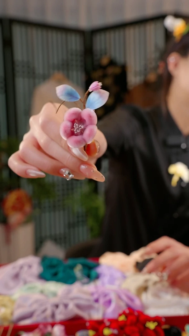 刺绣非遗苏绣绒花手工饰品