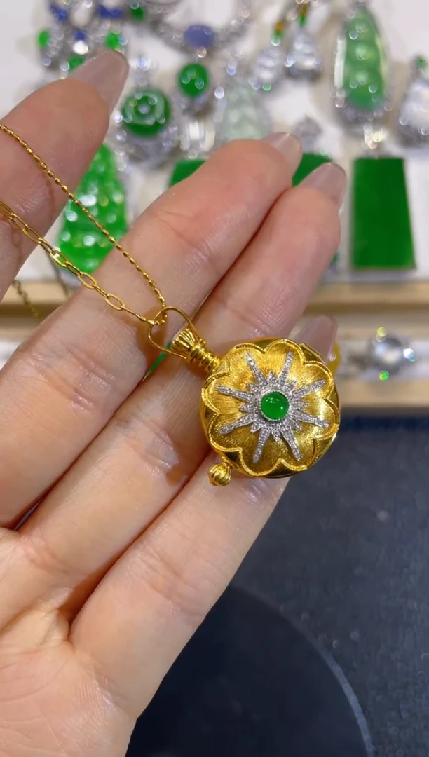 颈饰18K金镶嵌翡翠团购6