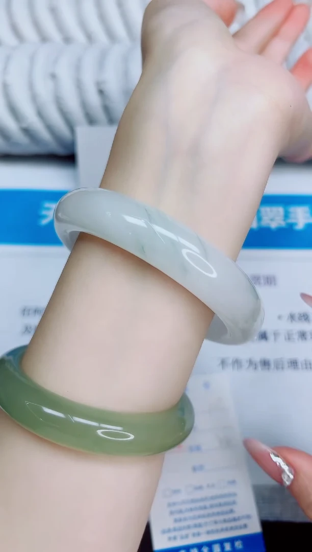 未镶嵌手镯石英质玉101/64