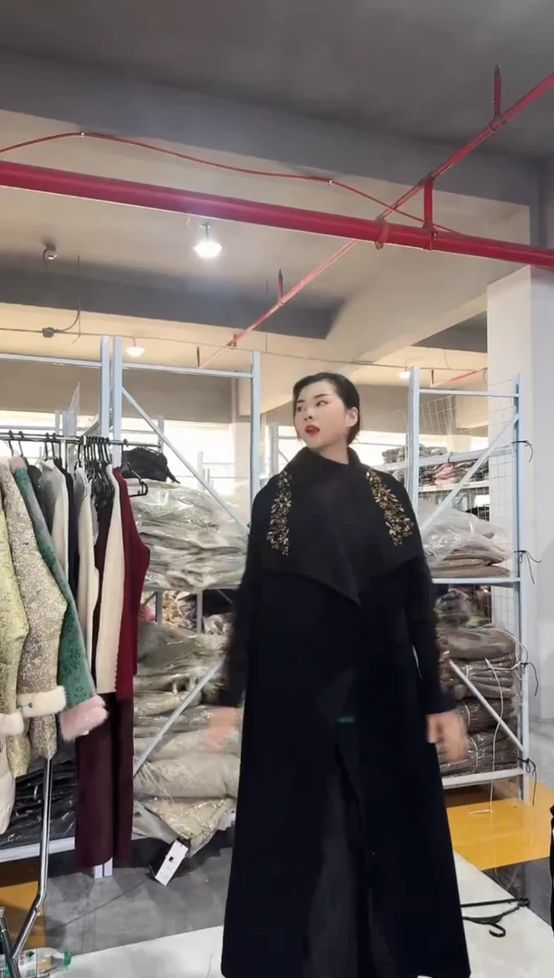 森比 纯手工钉珠羊绒大衣 黑色L-140斤内