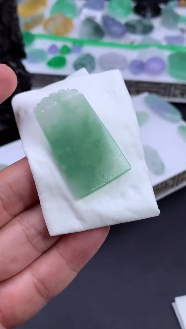 未镶嵌定制翡翠H****x翡翠