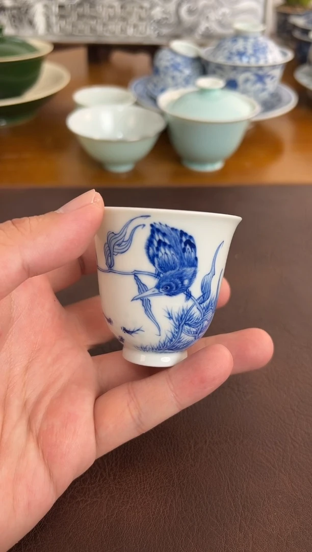 相*、照夜白青花单翠小客杯