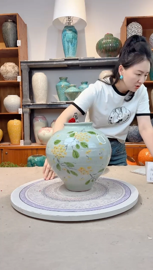 瓶孤品 手绘陶瓷花瓶  h274