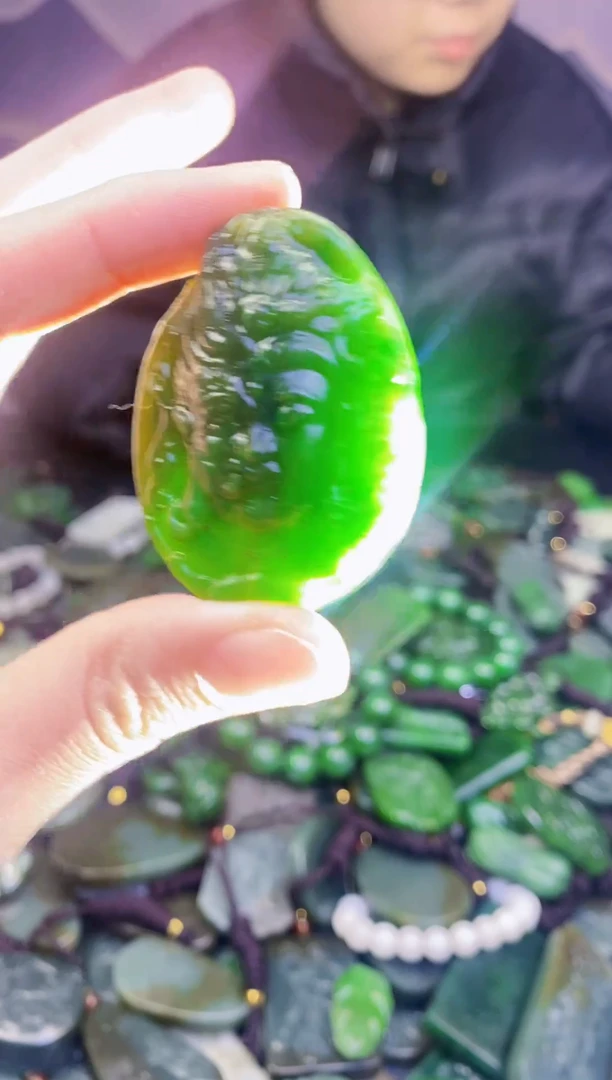 颈饰未镶嵌和田玉1