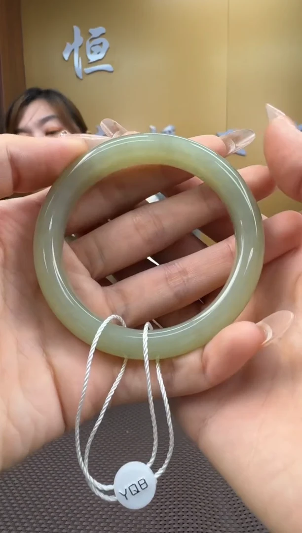 【闪购商品】和田玉手镯未镶嵌55