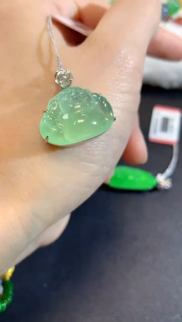 吊坠(不含链)18K金镶嵌翡翠A14