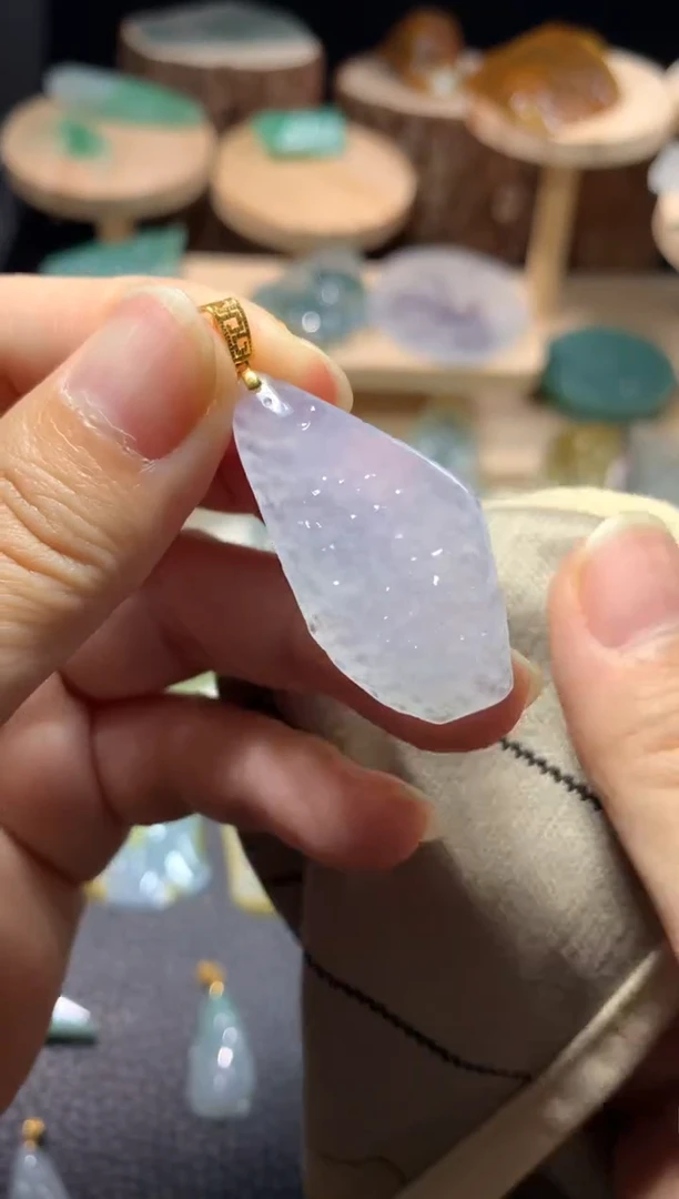 吊坠(不含链)18K金镶嵌翡翠吊坠