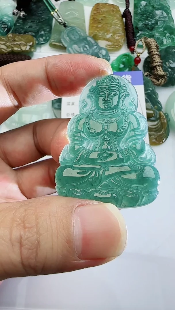 【闪购商品】翡翠颈饰未镶嵌多样性随机发其一