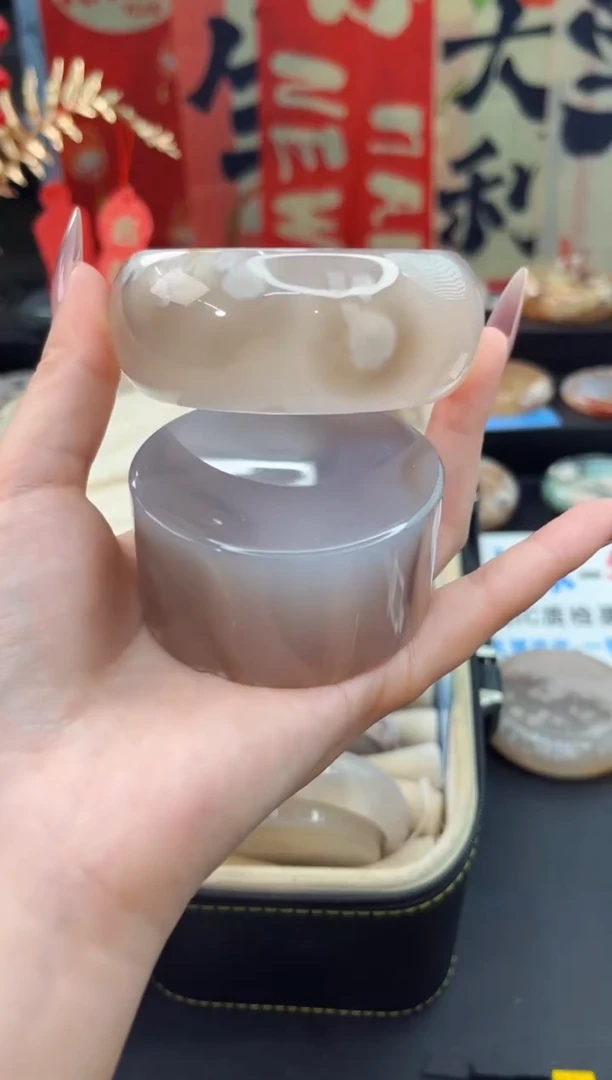 【闪购商品】石英质玉手镯未镶嵌赠送镯心（60圈口）